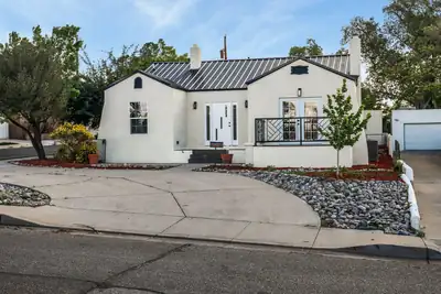 219 Solano Drive SE, Albuquerque, NM 87108 