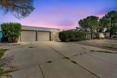 8901 Osuna Road NE, Albuquerque