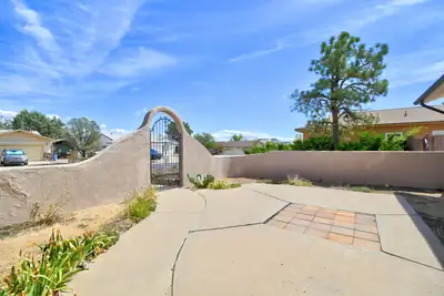 10005 Cardinal Street NW, Albuquerque, NM 87114 