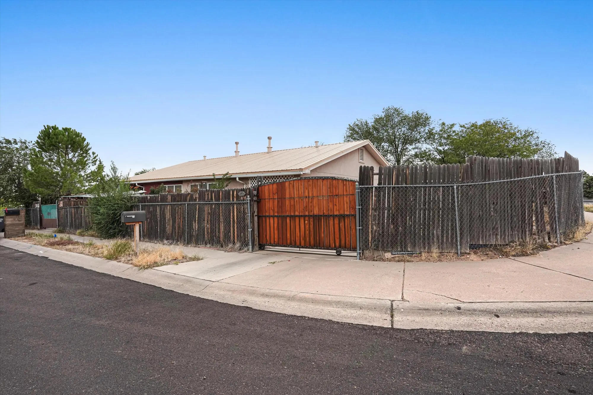 15 N Sierra Place # B, Santa Fe, NM 87508