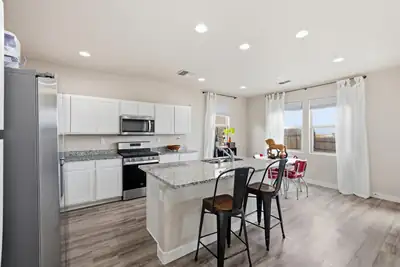 7240 Vista Serena Loop, Santa Fe, NM 87507 