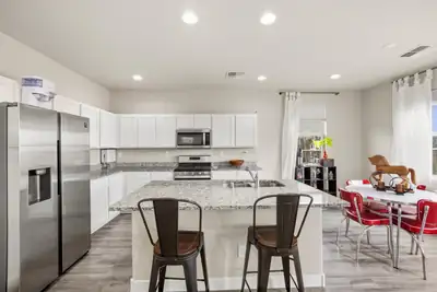 7240 Vista Serena Loop, Santa Fe, NM 87507 