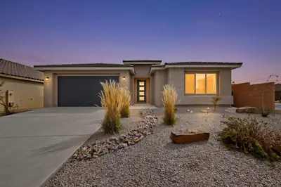 2343 Sandra Loop NE, Rio Rancho