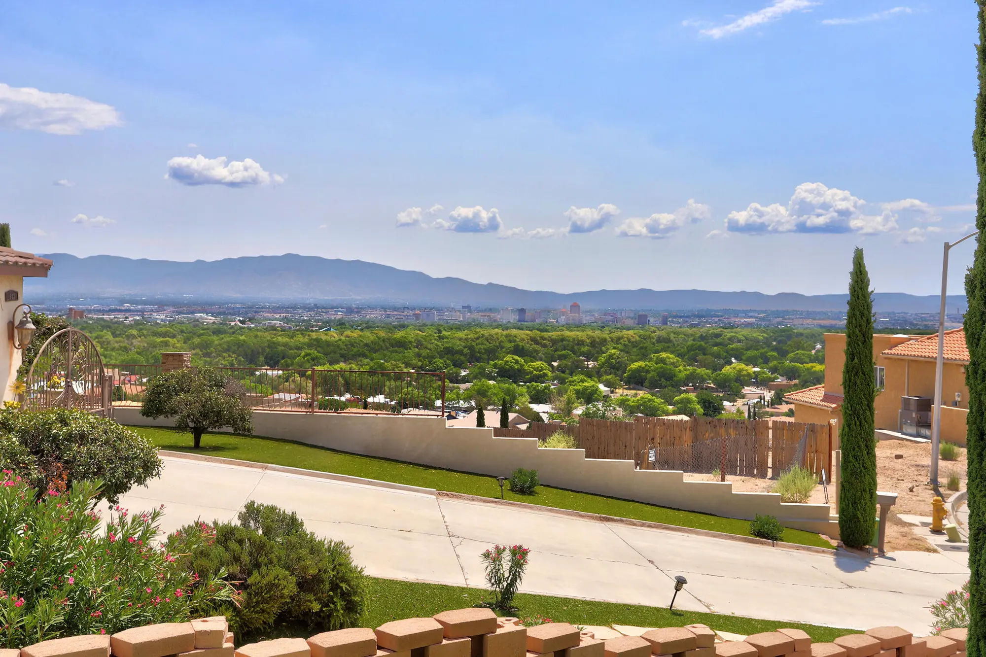 529 La Bajada Court NW, Albuquerque, NM 87105