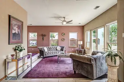 529 La Bajada Court NW, Albuquerque, NM 87105 