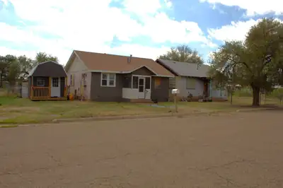 808 E Laughlin Avenue, Tucumcari, NM 88401 