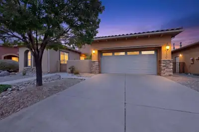 190 Zuni River Circle SW, Los Lunas