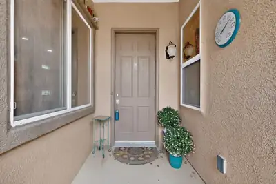 190 Zuni River Circle SW, Los Lunas, NM 87031 