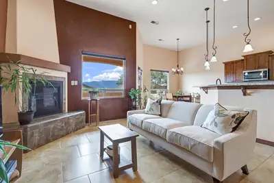 1712 Chisholm Trail NE, Rio Rancho, NM 87144 