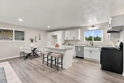 2604 Sandler Drive NE, Albuquerque, NM 87112 