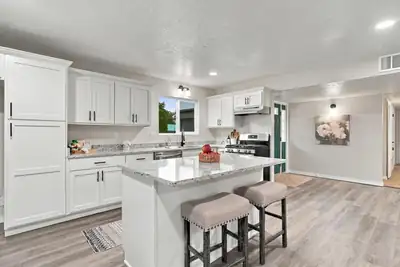 2604 Sandler Drive NE, Albuquerque, NM 87112 