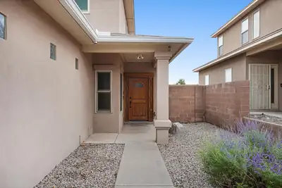 7405 Eagle Crest Avenue NE, Albuquerque, NM 87113 