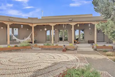 62 Anne Pickard Loop, Tijeras, NM 87059 