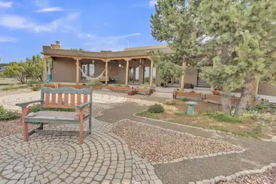 62 Anne Pickard Loop, Tijeras, NM 87059 