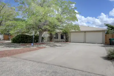 706 Cerro De Ortega Drive SE, Rio Rancho, NM 87124 