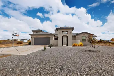412 5th Street NE, Rio Rancho