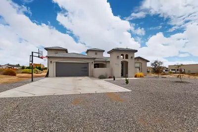 412 5th Street NE, Rio Rancho, NM 87124 