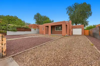 2734 San Rafael Avenue SE, Albuquerque