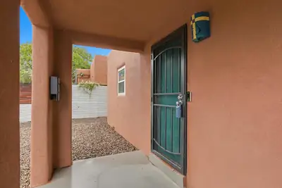 2734 San Rafael Avenue SE, Albuquerque, NM 87106 
