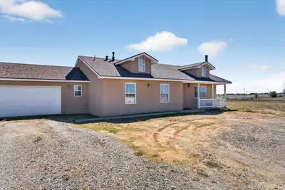 13 McCall Lane, Moriarty, NM 87035 