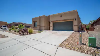 5001 Calle Parasol NW, Albuquerque, NM 87120 