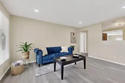 2805 Christine Street NE, Albuquerque, NM 87112 