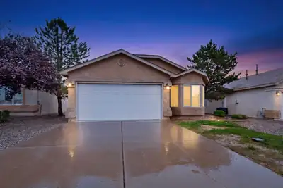 617 Sunny Meadows Drive NE, Rio Rancho