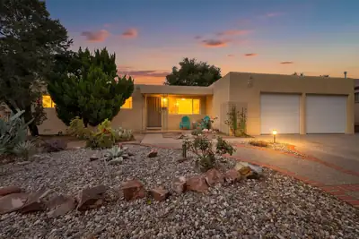 9805 Mesa Arriba Avenue NE, Albuquerque