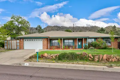 528 Turner Drive NE, Albuquerque, NM 87123 