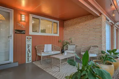 2813 Florida Street NE, Albuquerque, NM 87110 