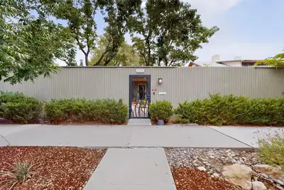 314 12th Street NW, Albuquerque, NM 87102 