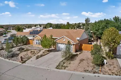 19 Pinon Avenue, Los Lunas, NM 87031 