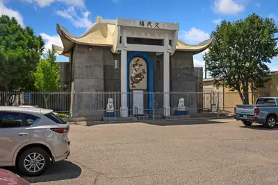 427 Adams Street SE, Albuquerque, NM 87108 
