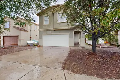 709 Los Viejos Drive SW, Albuquerque, NM 87105 