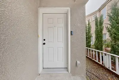 709 Los Viejos Drive SW, Albuquerque, NM 87105 