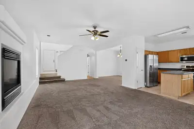 709 Los Viejos Drive SW, Albuquerque, NM 87105 