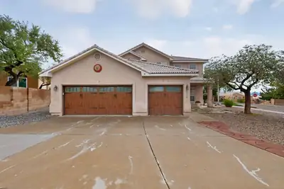 5715 La Colonia Drive NW, Albuquerque, NM 87120 
