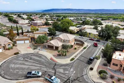 5715 La Colonia Drive NW, Albuquerque, NM 87120 