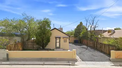 526 Apache Avenue NW, Albuquerque, NM 87102 