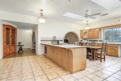 1114 10th Street NW, Albuquerque, NM 87104 