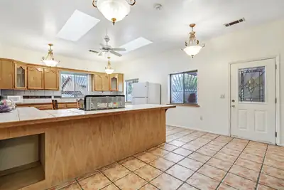 1114 10th Street NW, Albuquerque, NM 87104 