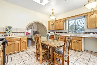 1114 10th Street NW, Albuquerque, NM 87104 