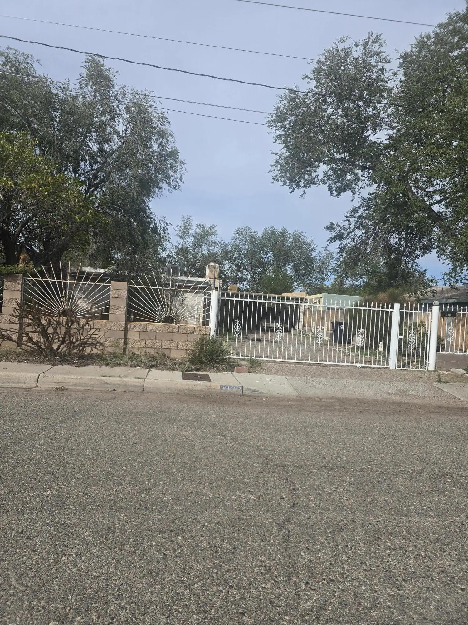 1123 Aztec Road NW, Albuquerque, NM 87107