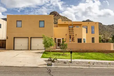 820 Piedra Vista Road NE, Albuquerque
