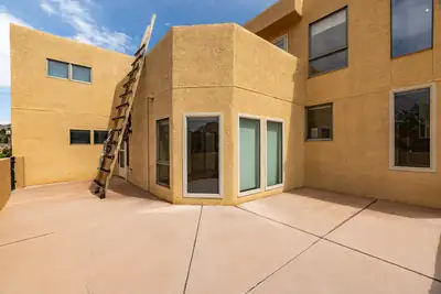 820 Piedra Vista Road NE, Albuquerque, NM 87123 