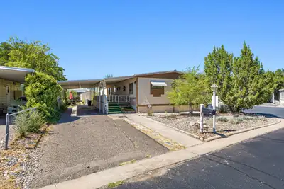 901 Beaver Trail SE, Albuquerque, NM 87123 