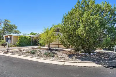 901 Beaver Trail SE, Albuquerque, NM 87123 