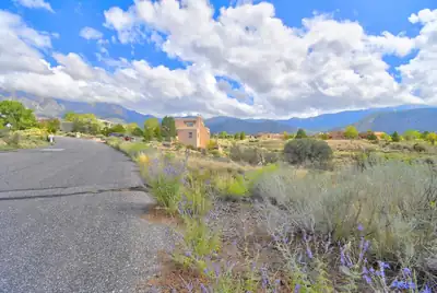 1562 Eagle Ridge Court NE, Albuquerque, NM 87122 