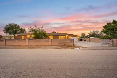 113 Hacienda Road NW, Albuquerque, NM 87114 