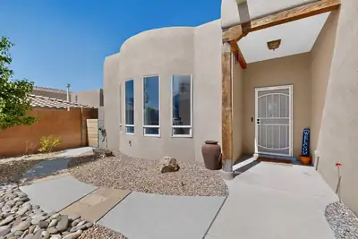 9905 Cardinal Street NW, Albuquerque, NM 87114 